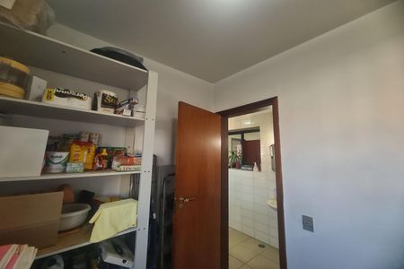 Apartamento à venda com 134m², 3 quartos e 3 vagas Apartamento à venda com 134m², 3 quartos e 3 vagasQuarto de Serviço