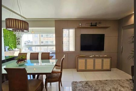 Apartamento à venda com 110m², 4 quartos e 2 vagas Apartamento à venda com 110m², 4 quartos e 2 vagasSala