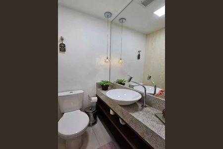 Apartamento à venda com 110m², 4 quartos e 2 vagas Apartamento à venda com 110m², 4 quartos e 2 vagasBanheiro