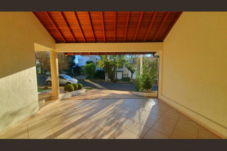 Casa de condomínio para alugar com 265m², 3 quartos e 4 vagasGaragem