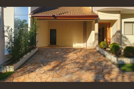 Casa de condomínio para alugar com 265m², 3 quartos e 4 vagasGaragem