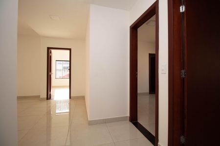 Casa de condomínio para alugar com 199m², 3 quartos e 2 vagas Casa de condomínio para alugar com 199m², 3 quartos e 2 vagasCorredor