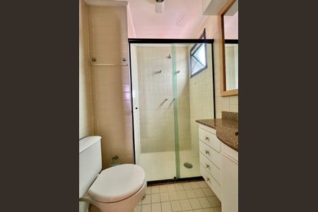 Apartamento à venda com 60m², 1 quarto e 2 vagas Apartamento à venda com 60m², 1 quarto e 2 vagasBanheiro da Suíte