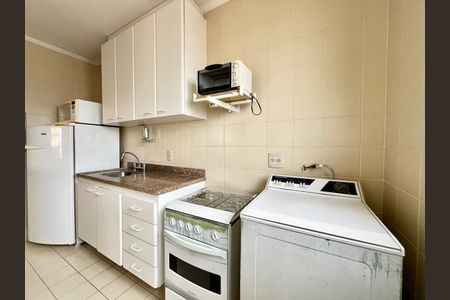 Apartamento à venda com 60m², 1 quarto e 2 vagas Apartamento à venda com 60m², 1 quarto e 2 vagasCozinha e Área de Serviço