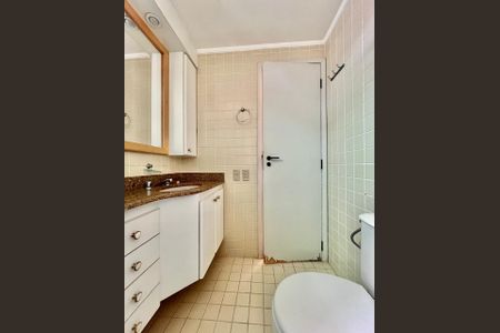 Apartamento à venda com 60m², 1 quarto e 2 vagas Apartamento à venda com 60m², 1 quarto e 2 vagasBanheiro da Suíte