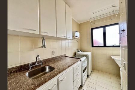 Apartamento à venda com 60m², 1 quarto e 2 vagas Apartamento à venda com 60m², 1 quarto e 2 vagasCozinha e Área de Serviço