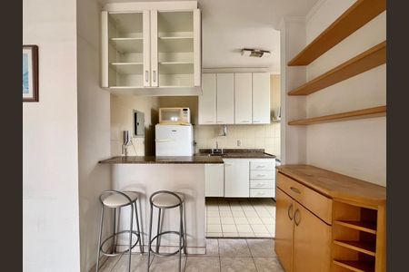 Apartamento à venda com 60m², 1 quarto e 2 vagas Apartamento à venda com 60m², 1 quarto e 2 vagasCozinha e Área de Serviço