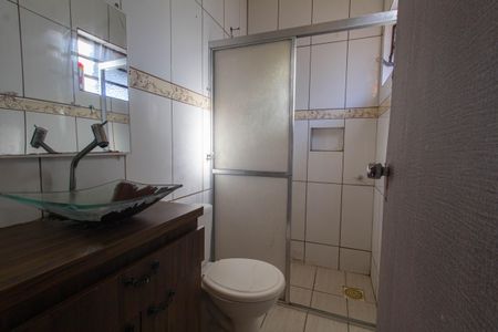 Banheiro de casa de condomínio à venda com 1 quarto, 35m² em Santo Afonso, Novo Hamburgo