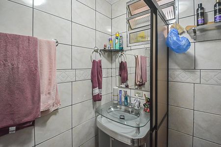 Apartamento à venda com 64m², 2 quartos e 1 vaga Apartamento à venda com 64m², 2 quartos e 1 vagaBanheiro