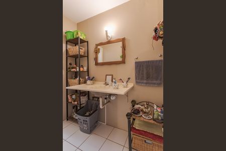 Casa de condomínio à venda com 77m², 2 quartos e 1 vaga Casa de condomínio à venda com 77m², 2 quartos e 1 vagaBanheiro