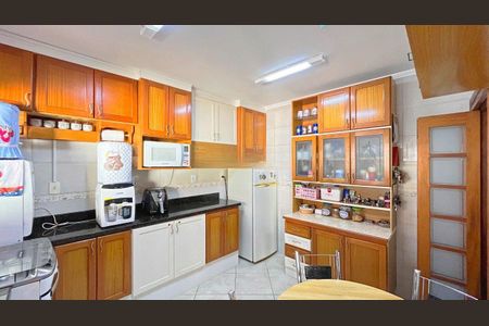 Casa para alugar com 162m², 3 quartos e 4 vagas Casa para alugar com 162m², 3 quartos e 4 vagasCozinha