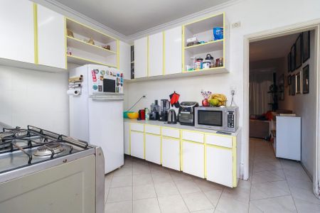 Casa à venda com 140m², 2 quartos e 2 vagas Casa à venda com 140m², 2 quartos e 2 vagasCozinha