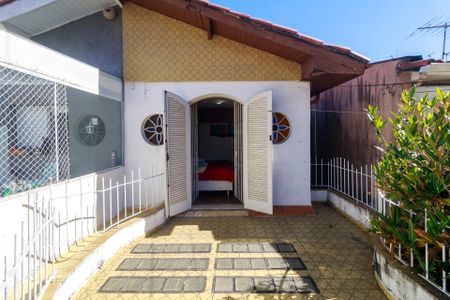 Casa à venda com 140m², 2 quartos e 2 vagas Casa à venda com 140m², 2 quartos e 2 vagasVaranda Quarto 2
