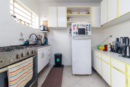 Casa à venda com 140m², 2 quartos e 2 vagas Casa à venda com 140m², 2 quartos e 2 vagasCozinha