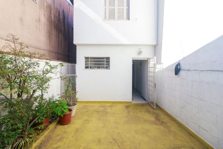 Casa à venda com 140m², 2 quartos e 2 vagas Casa à venda com 140m², 2 quartos e 2 vagasQuintal