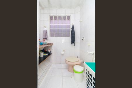 Casa à venda com 140m², 2 quartos e 2 vagas Casa à venda com 140m², 2 quartos e 2 vagasBanheiro