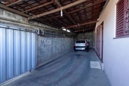Casa à venda com 319m², 4 quartos e 5 vagasCasa 1 - Garagem