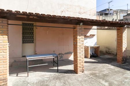 Casa à venda com 319m², 4 quartos e 5 vagasCasa 2 - Quintal