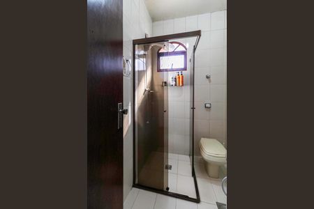 Casa à venda com 319m², 4 quartos e 5 vagasCasa 1 - Banheiro social