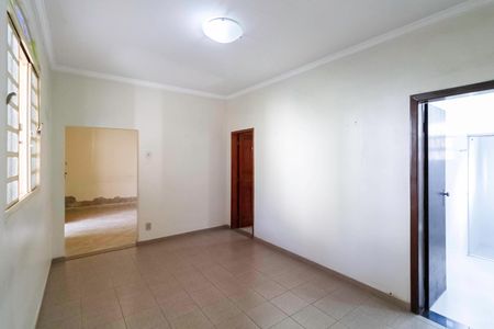 Casa à venda com 319m², 4 quartos e 5 vagasCasa 2 - Copa