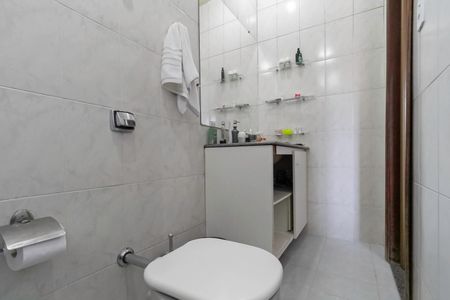 Casa à venda com 319m², 4 quartos e 5 vagasCasa 1 - Banheiro da suíte