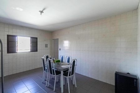 Casa à venda com 319m², 4 quartos e 5 vagasCasa 1 - Cozinha 2