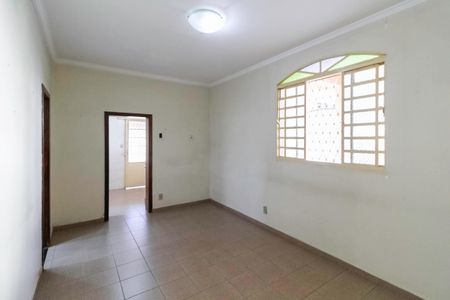 Casa à venda com 319m², 4 quartos e 5 vagasCasa 2 - Copa