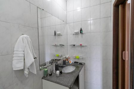 Casa à venda com 319m², 4 quartos e 5 vagasCasa 1 - Banheiro da suíte