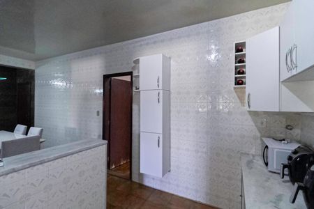 Casa à venda com 319m², 4 quartos e 5 vagasCasa 1 - Cozinha 1