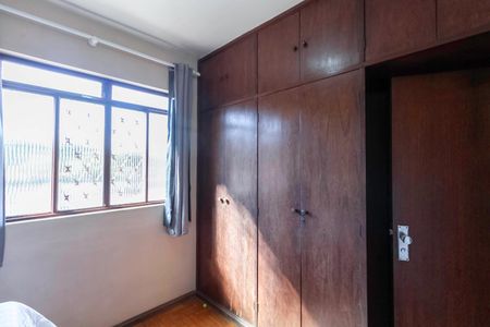 Casa à venda com 319m², 4 quartos e 5 vagasCasa 1 - Quarto 3