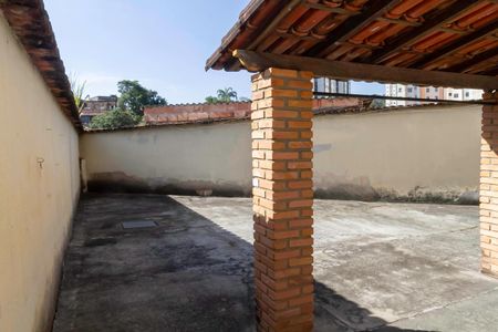 Casa à venda com 319m², 4 quartos e 5 vagasCasa 2 - Quintal