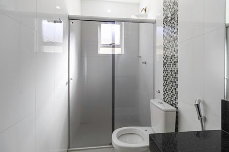 Casa à venda com 319m², 4 quartos e 5 vagasCasa 2 - Banheiro social