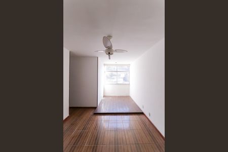 Apartamento para alugar com 70m², 2 quartos e 1 vaga Apartamento para alugar com 70m², 2 quartos e 1 vagaSala