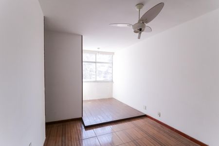 Apartamento para alugar com 70m², 2 quartos e 1 vaga Apartamento para alugar com 70m², 2 quartos e 1 vagaSala
