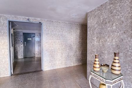 Apartamento para alugar com 70m², 2 quartos e 1 vaga Apartamento para alugar com 70m², 2 quartos e 1 vagaHall social