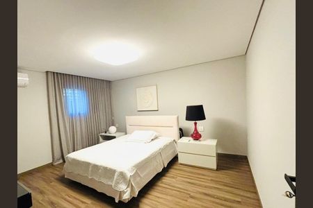 Casa à venda com 465m², 3 quartos e 10 vagas Casa à venda com 465m², 3 quartos e 10 vagasPrimeiro suíte - primeiro nivel