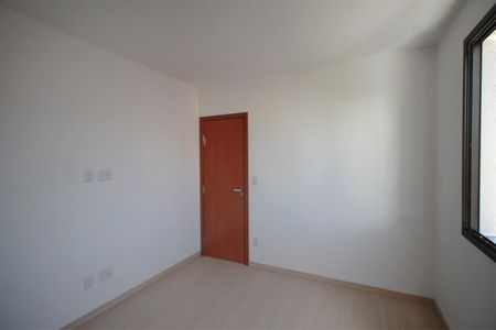 Apartamento à venda com 60m², 2 quartos e 2 vagasQuarto 2