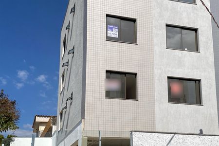 Apartamento à venda com 60m², 2 quartos e 2 vagas Apartamento à venda com 60m², 2 quartos e 2 vagasFachada