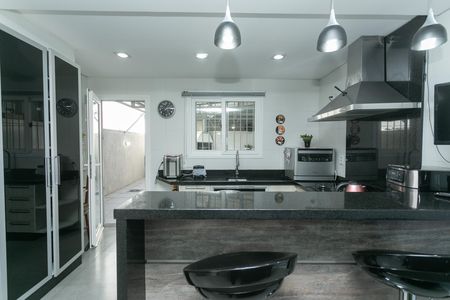 Casa à venda com 350m², 3 quartos e 2 vagasCozinha
