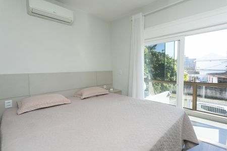 Casa à venda com 350m², 3 quartos e 2 vagasSuíte