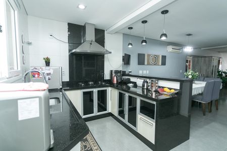 Casa à venda com 350m², 3 quartos e 2 vagasCozinha