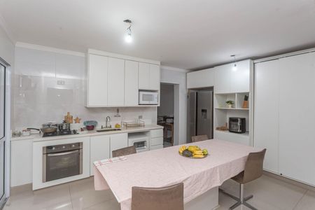 Casa para alugar com 205m², 4 quartos e 2 vagasCozinha