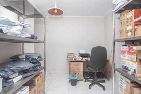 Casa para alugar com 205m², 4 quartos e 2 vagasEscritório