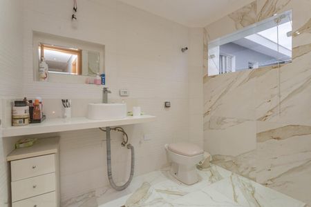 Casa para alugar com 205m², 4 quartos e 2 vagasBanheiro