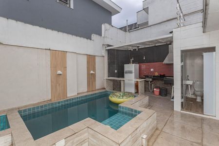 Casa para alugar com 205m², 4 quartos e 2 vagasÁrea comum - Piscina