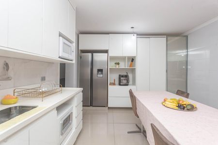 Casa para alugar com 205m², 4 quartos e 2 vagasCozinha