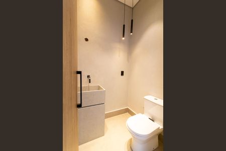 Casa de condomínio para alugar com 240m², 3 quartos e 2 vagas Casa de condomínio para alugar com 240m², 3 quartos e 2 vagasBanheiro de Serviço