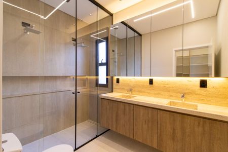 Casa de condomínio para alugar com 240m², 3 quartos e 2 vagas Casa de condomínio para alugar com 240m², 3 quartos e 2 vagasBanheiro do Quarto