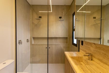 Casa de condomínio para alugar com 240m², 3 quartos e 2 vagas Casa de condomínio para alugar com 240m², 3 quartos e 2 vagasBanheiro do Quarto