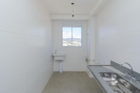 Apartamento à venda com 75m², 3 quartos e 2 vagas Apartamento à venda com 75m², 3 quartos e 2 vagasCozinha e Área de Serviço